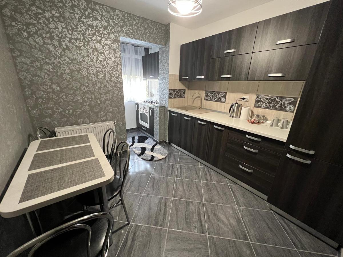 Apartament Spatios, Zona Centrala In Iasi Apartman Kültér fotó