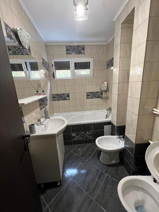 Apartament Spatios, Zona Centrala In Iasi Apartman Kültér fotó